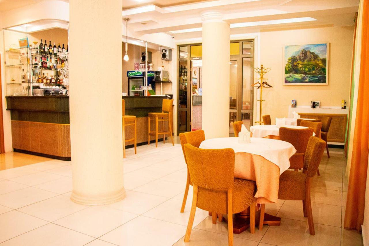 Altyn Dala Hotel อัสตานา ภายนอก รูปภาพ